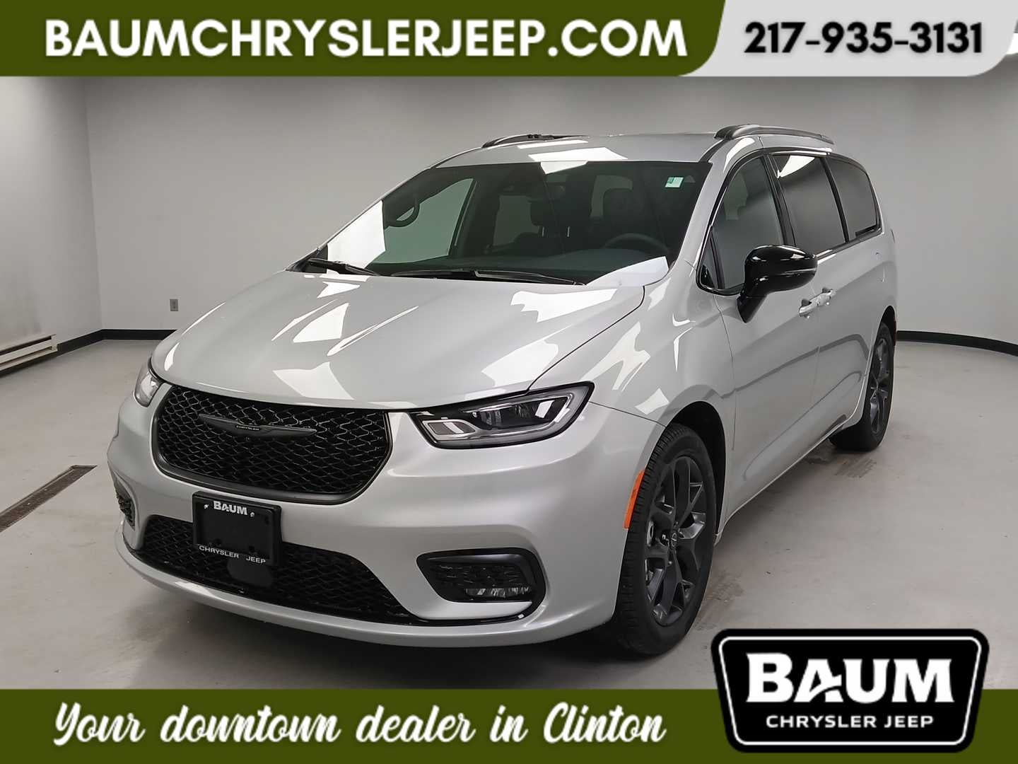 2026 Chrysler Pacifica PACIFICA SELECT in Silver Mist Clear-Coat Exterior Paint — front three-quarter view
