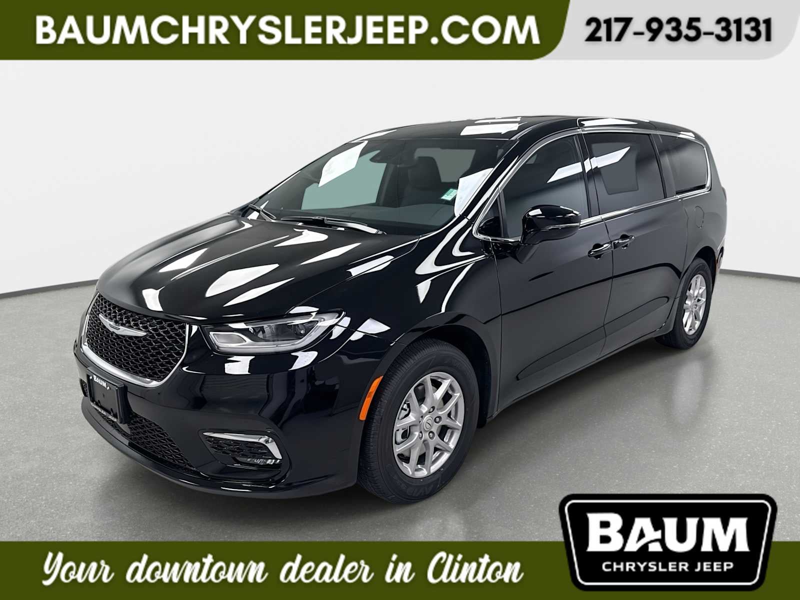 2026 Chrysler Pacifica PACIFICA SELECT in Diamond Black Crystal Pearl-Coat Exterior Paint — front three-quarter view